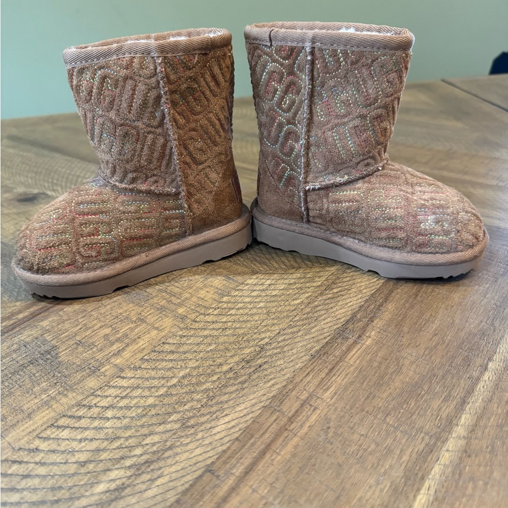 UGG Kids All Over Print Chestnut Boots With Rainbow Stitching - Picture 5 of 12